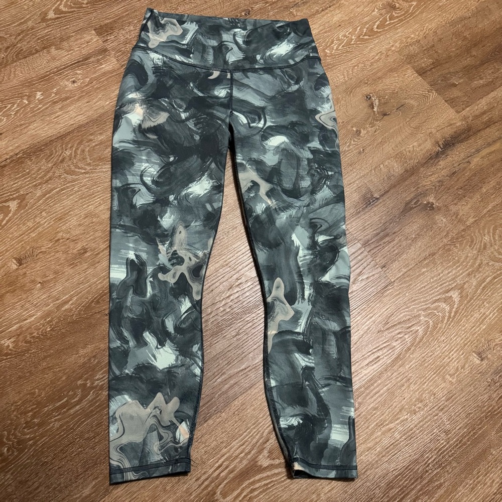 Fabletics Define PowerHold® High-Waisted 7/8 Legging - Picture 3 of 6